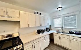 2 Bedroom Villa In Los Angeles